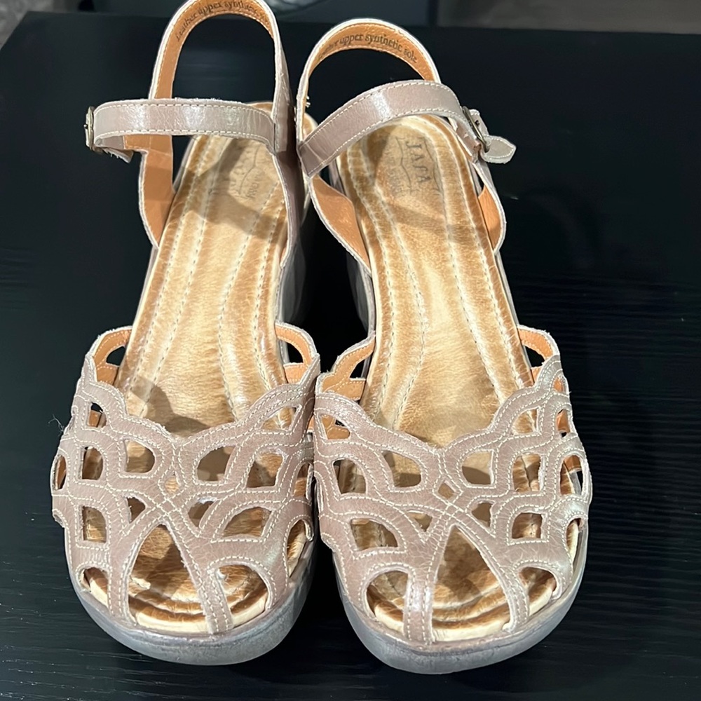 Jafa beige heel size 40 (9.5-10)